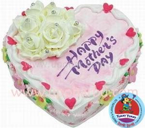 heart shape cake with big roses