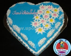 heart shape cake with blue design