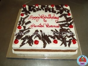 cake with blackforest flavour and lots of chocolate