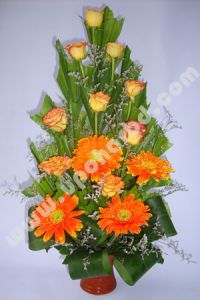 Peach roses and gerbera