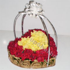 Surprise love with 50 roses