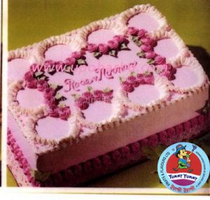 Cake with pink roses