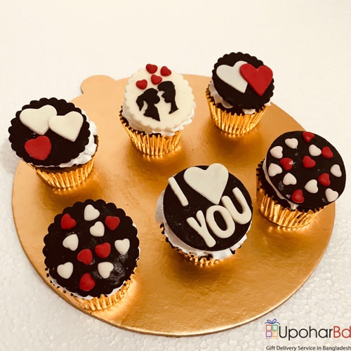 I love you cupcake gift box with black icing