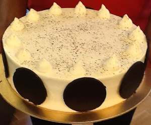 Vanilla cake with chocolate chips