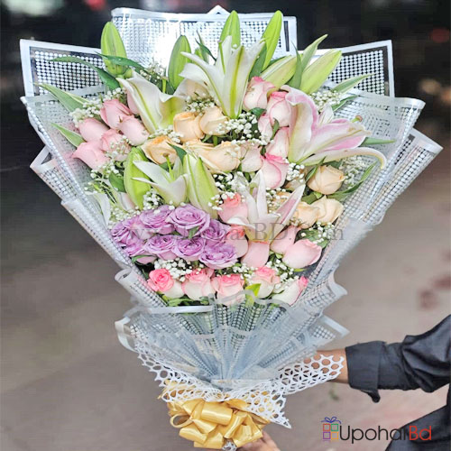 Pink roses and lilis mix