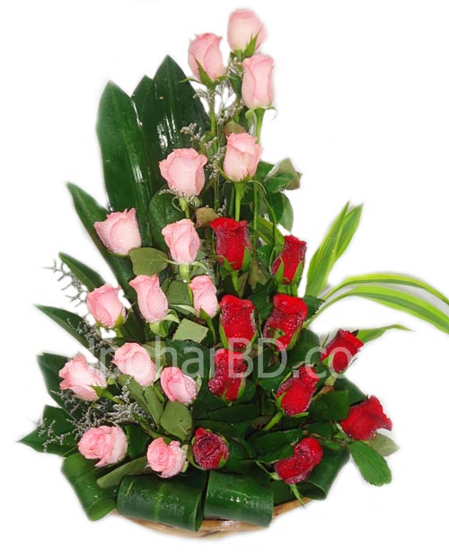 Red and pink rose bouquet
