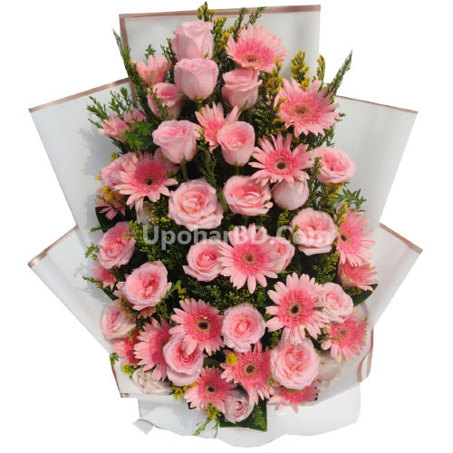 Pink roses in a vase