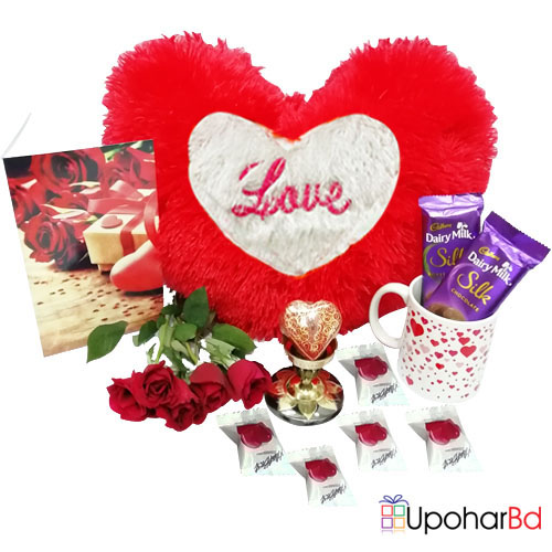 Red heart valentine gift hamper