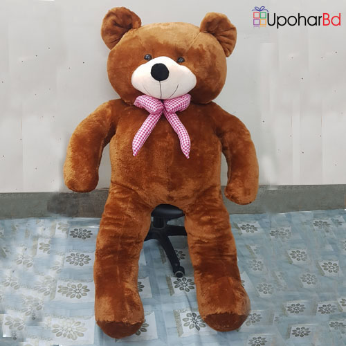 Big teddy bear in brown