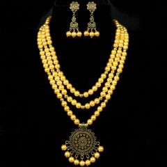 Golden color necklace set